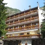 Tourist Valtournenche